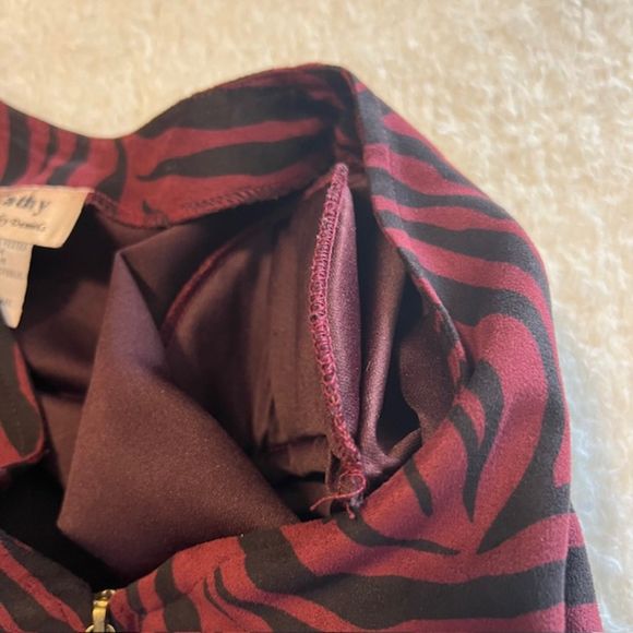 Cathy by Cathy Daniels Maroon Black Animal Zebra Print Full Zip Cardigan Size 16 - Picture 6 of 11